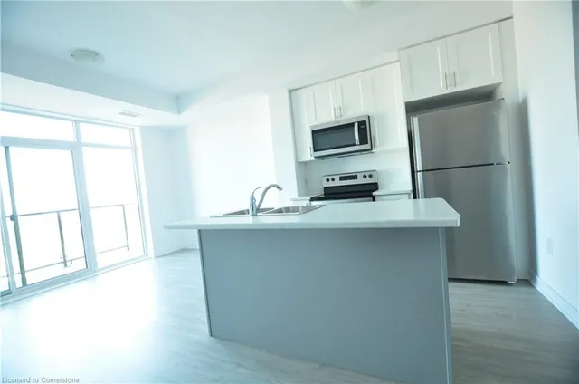 Additional image 10 of 450 Dundas St Unit 319