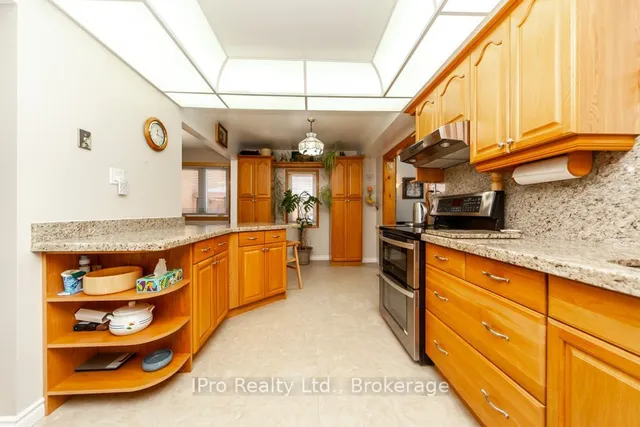 Additional image 15 of 847 Cedarbrae Ave