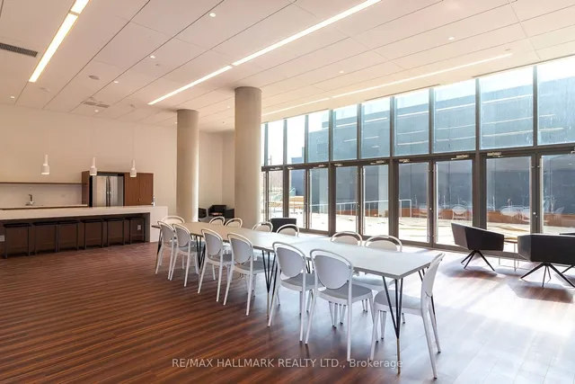 Additional image 28 of 160 Flemington Rd Unit 413