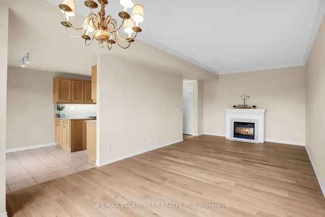 Additional image 9 of 3000 Creekside Dr Unit 807