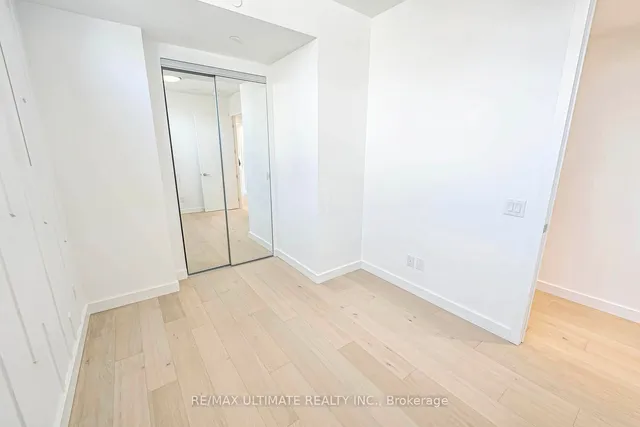 Additional image 24 of 81 Wellesley St Unit 907