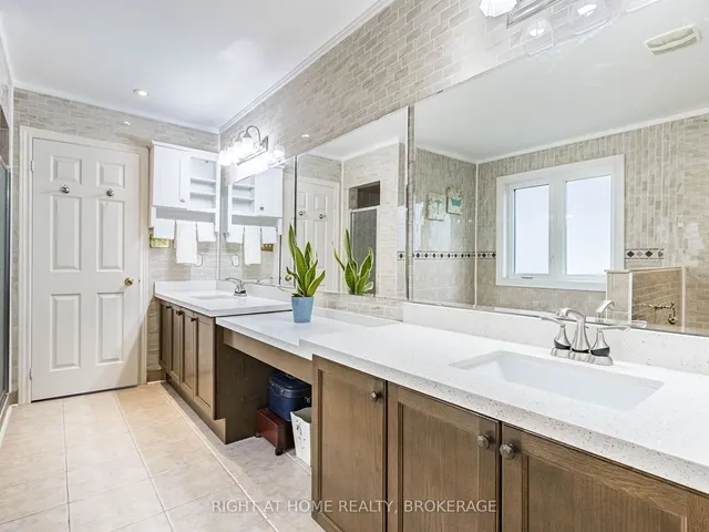 Additional image 26 of 1084 Holdsworth Cres