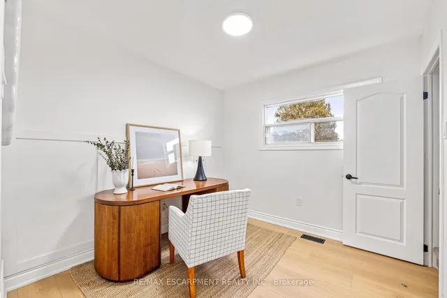 Additional image 16 of 20 Walter Ave