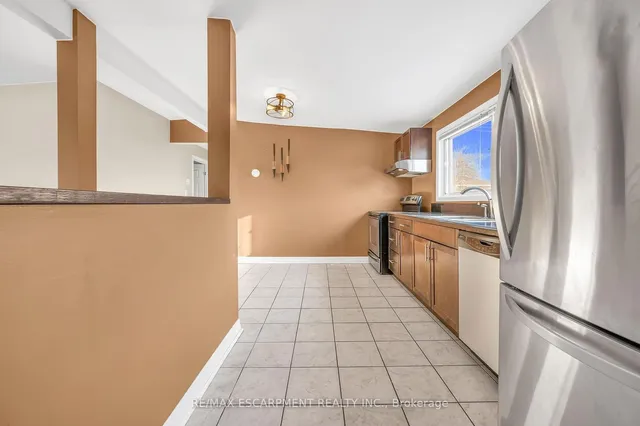 Additional image 16 of 31 Bobolink Rd