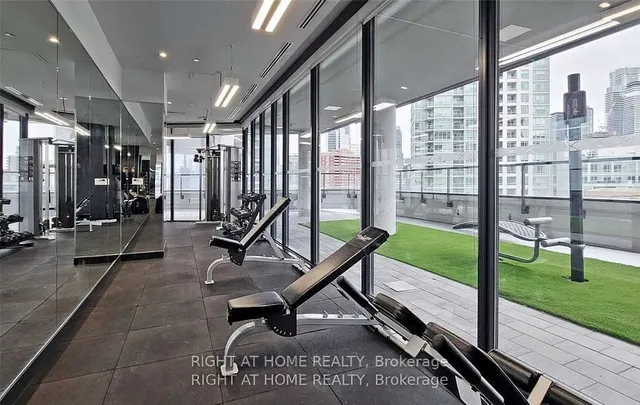 Additional image 19 of 159 Wellesley St Unit 406