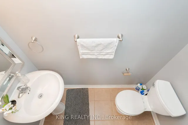 Additional image 17 of 54 COACHLIGHT Cres