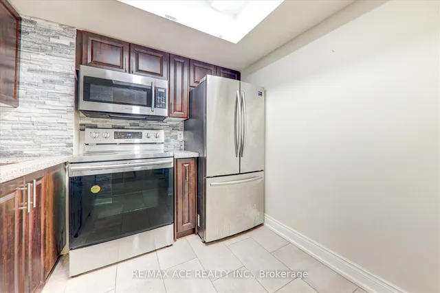 Additional image 10 of 2550 Lawrence Ave Unit 1415