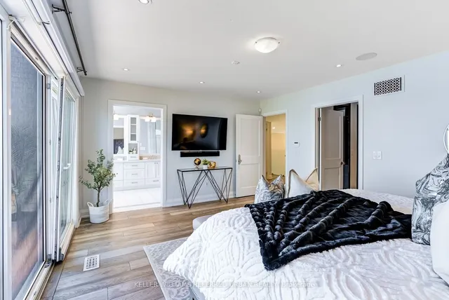 Additional image 31 of 399 Lake Promenade