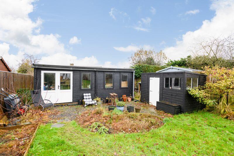 Additional image 15 of Holt