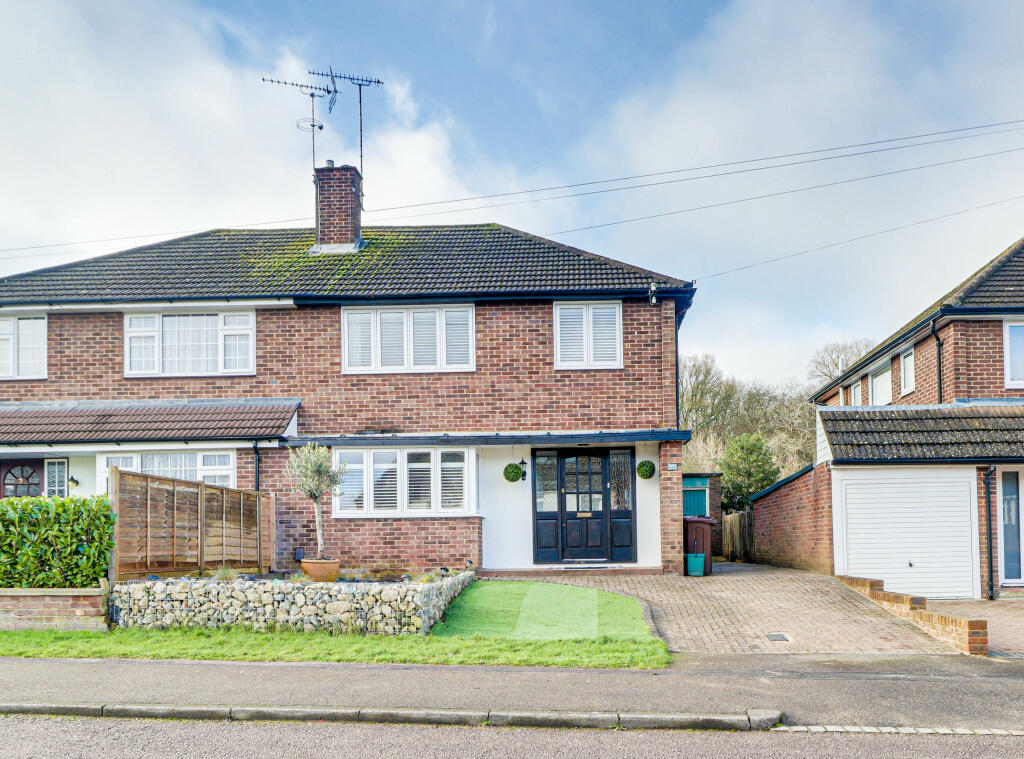 Additional image 20 of Springfield Crescent, Harpenden, Hertfordshire, AL5