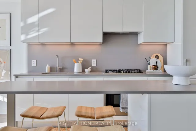 Additional image 9 of 2720 Dundas St Unit 604