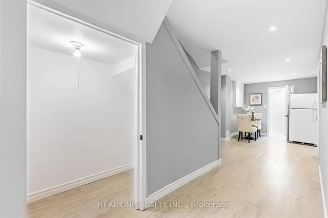 Additional image 39 of 32 Belinda Sq