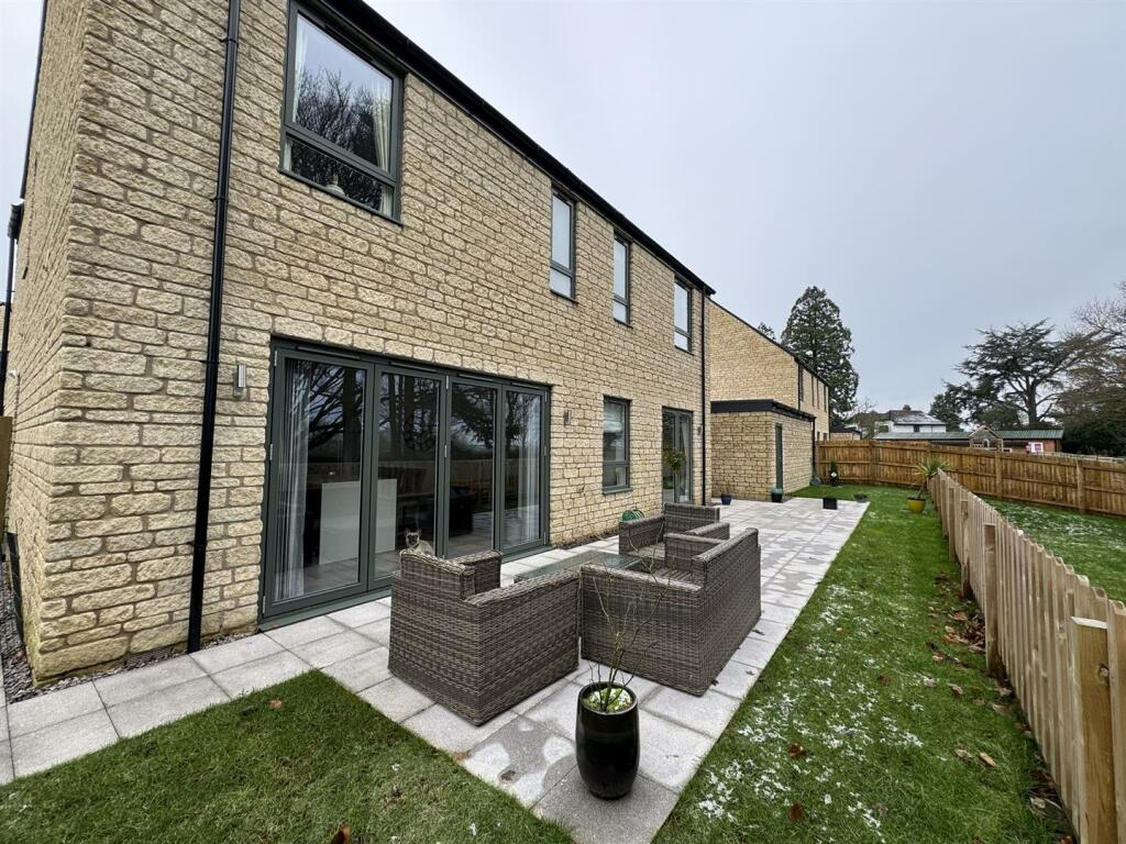 Additional image 32 of Dazzler Drive, Midsomer Norton