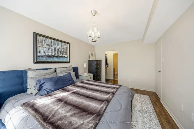 Additional image 23 of 2 Valhalla Inn Rd Unit 215