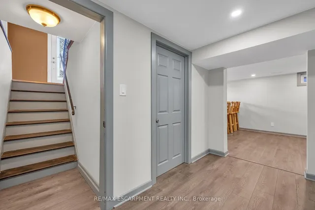 Additional image 29 of 31 Bobolink Rd