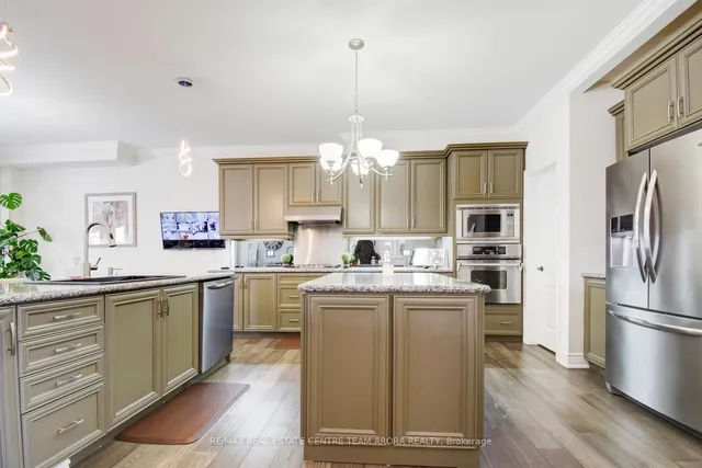 Additional image 11 of 6 Champion Crt