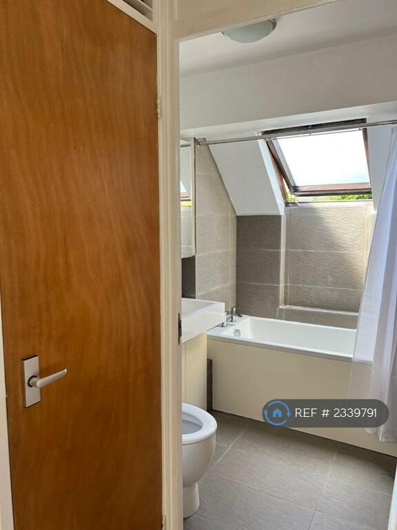 Additional image 11 of Blueberry Close, St Albans, AL3