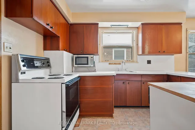 Additional image 13 of 34 Linelle St