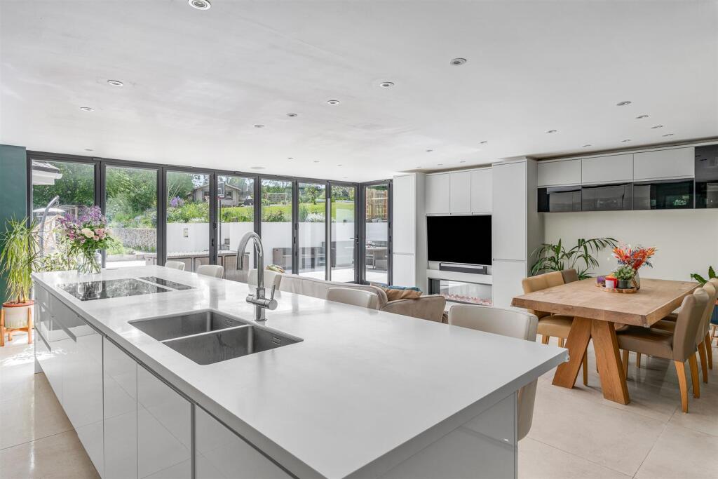 Additional image 4 of The Avenue, Welwyn