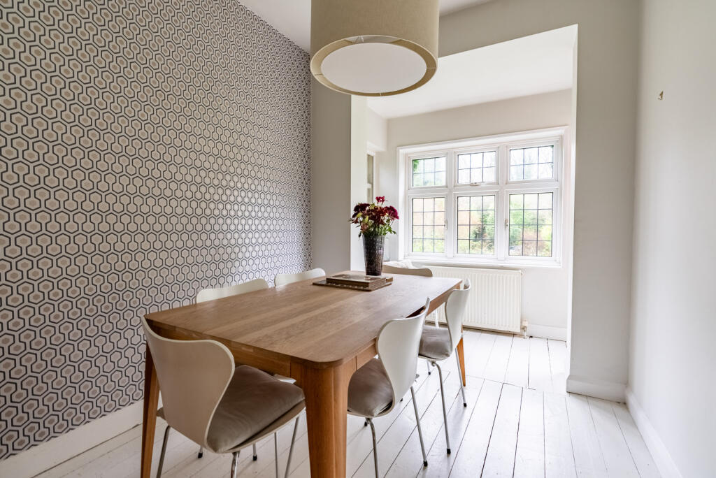 Additional image 4 of Park Mount, Harpenden, Hertfordshire, AL5