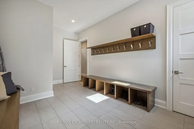 Additional image 17 of 60 Garden Ave