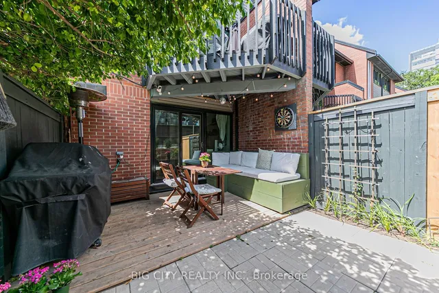 Additional image 21 of 570 Wellington St Unit 12B