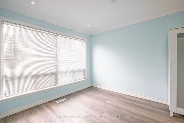 Additional image 5 of 86 Whitney Ave