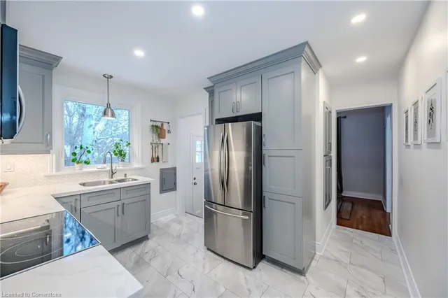 Additional image 17 of 586 Weber St