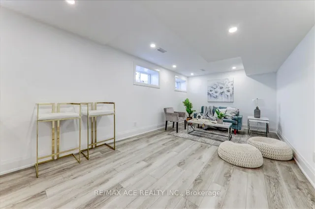 Additional image 32 of 153 King Edward Ave