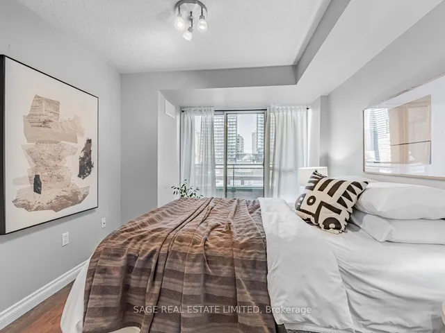 Additional image 19 of 887 Bay St Unit 713