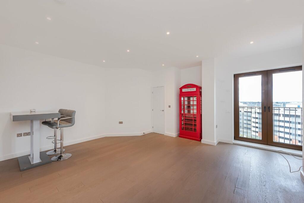 Additional image 3 of Ziggurat House, 25 Grosvenor Road, St Albans, Herts, AL1