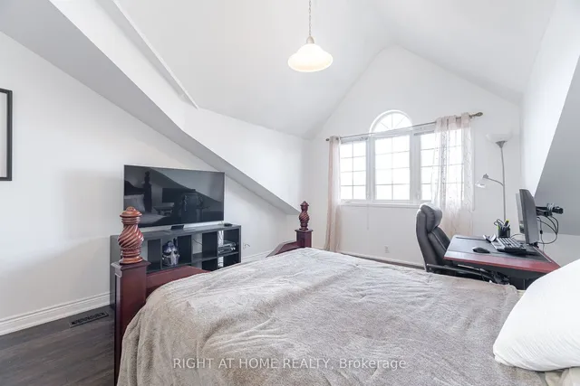 Additional image 31 of 2525 Gerrard St