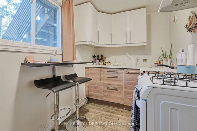 Additional image 22 of 193 Coxwell Ave