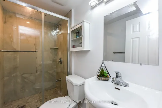 Additional image 28 of 208 Riverplace Cres