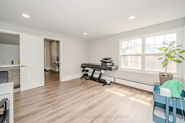 Additional image 10 of 492 Locust St