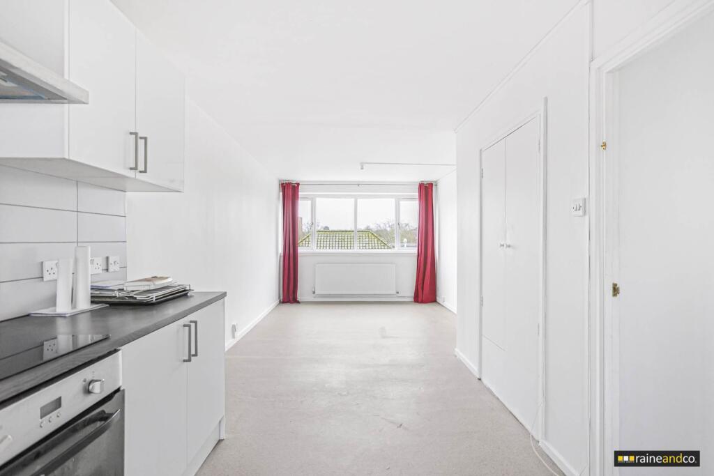 Additional image 4 of White Lion House, Town Centre