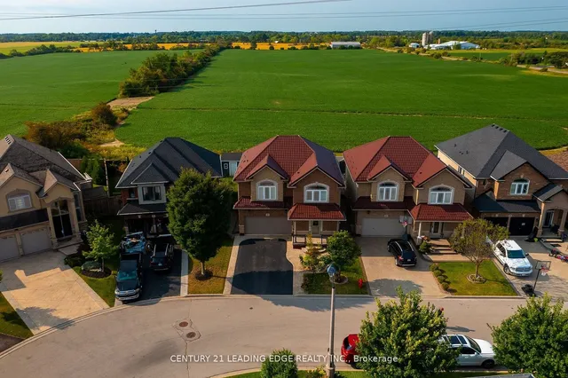 Additional image 36 of 60 Sundance Cres