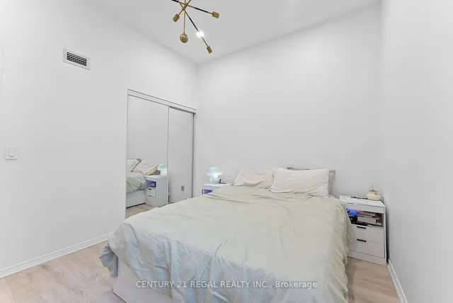 Additional image 23 of 228 St George St Unit 3