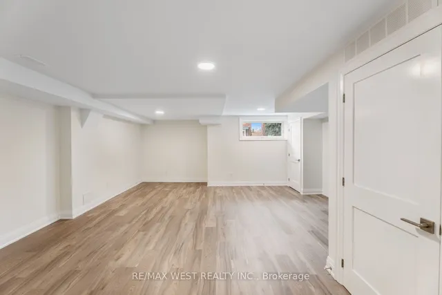 Additional image 36 of 1049 Greenwood Ave