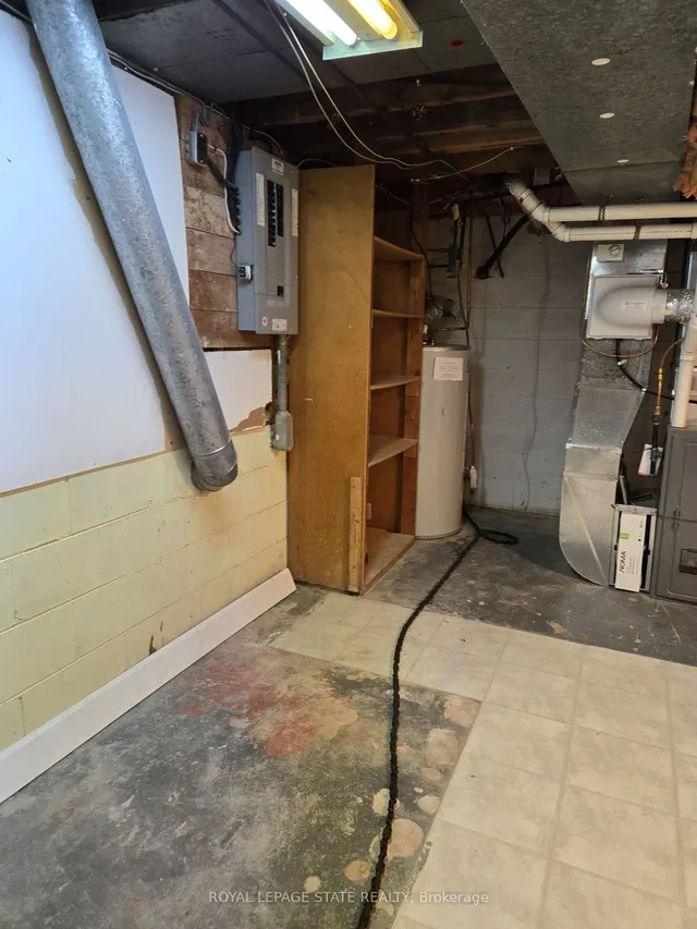 Additional image 3 of 664 Chestnut Pl