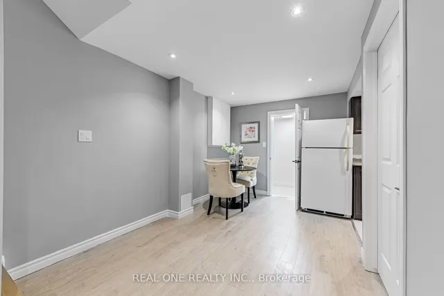 Additional image 32 of 32 Belinda Sq