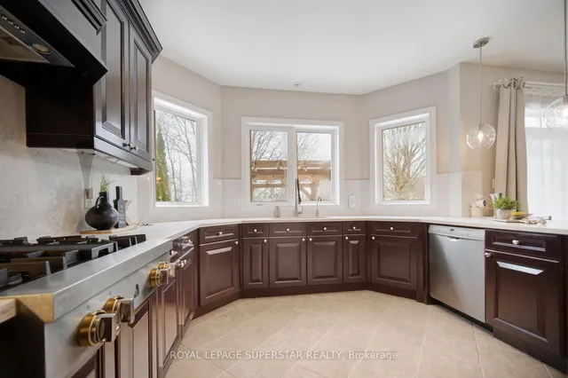 Additional image 14 of 220 EDGEWATER Cres