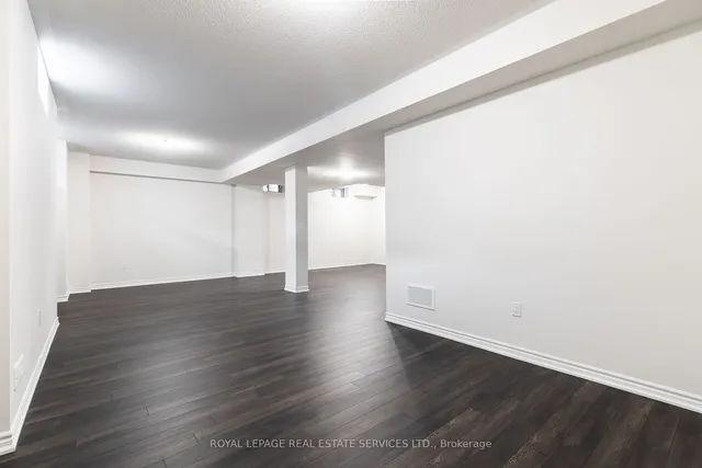 Additional image 27 of 1359 Peony Path