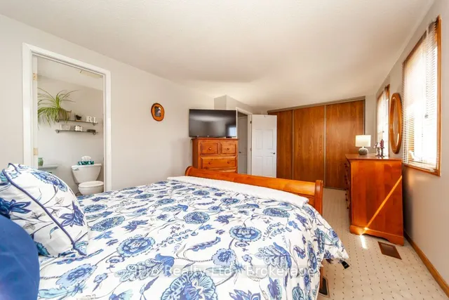 Additional image 25 of 847 Cedarbrae Ave