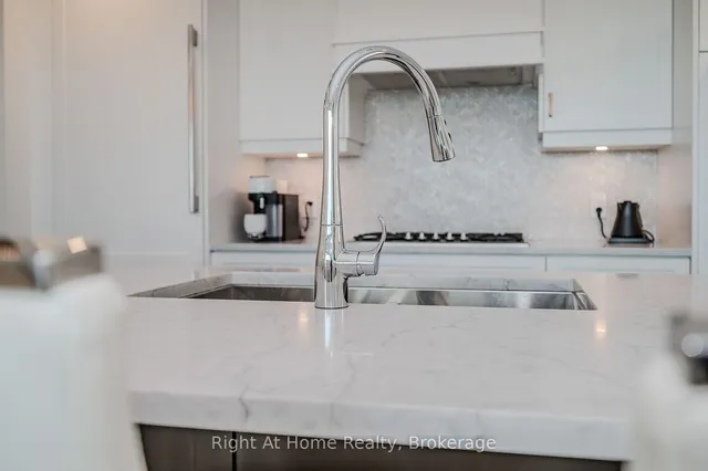 Additional image 15 of 2060 LAKESHORE Rd Unit 802