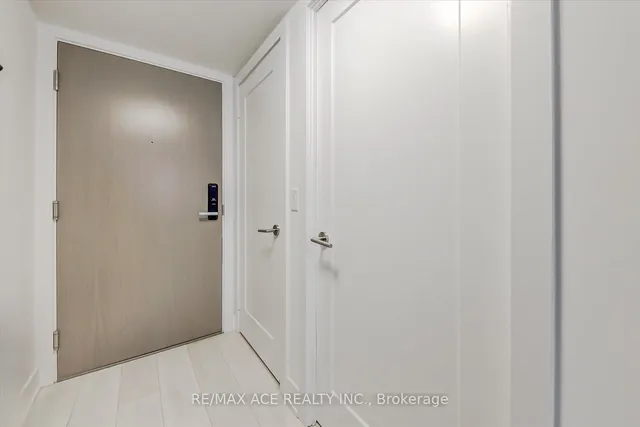 Additional image 11 of 575 Bloor St Unit 1703