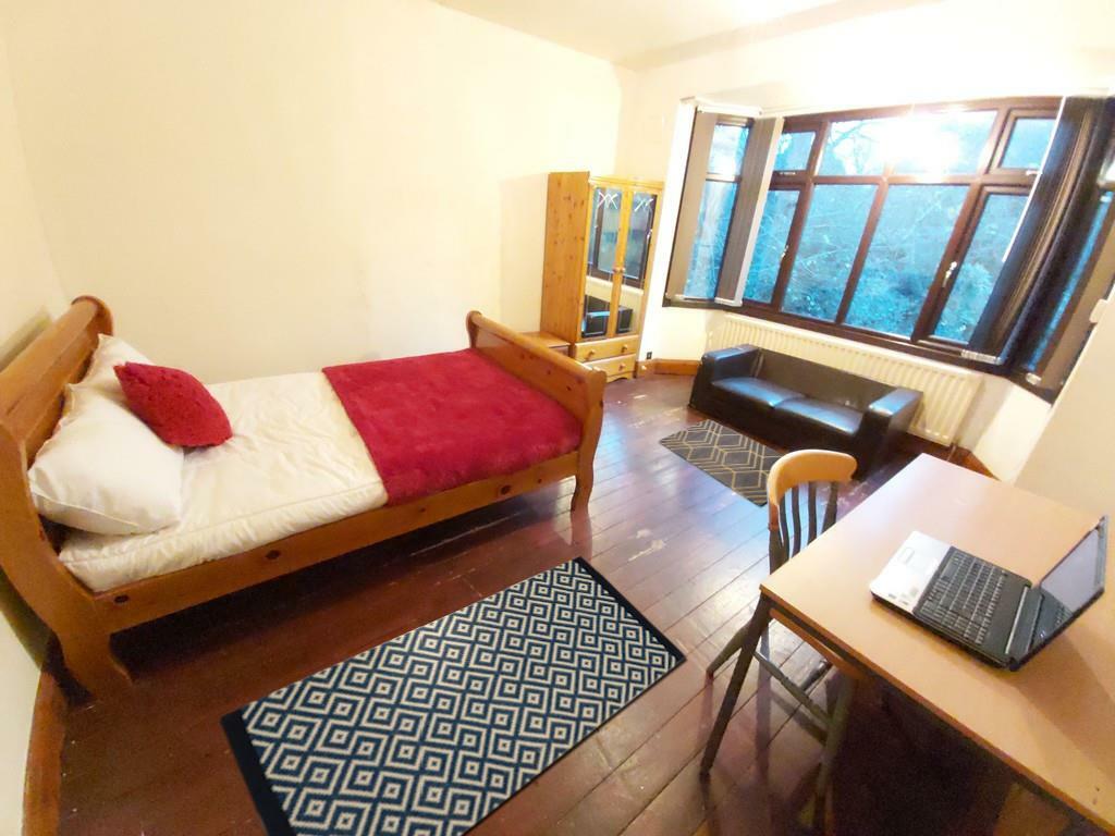 Additional image 16 of Eastern Road