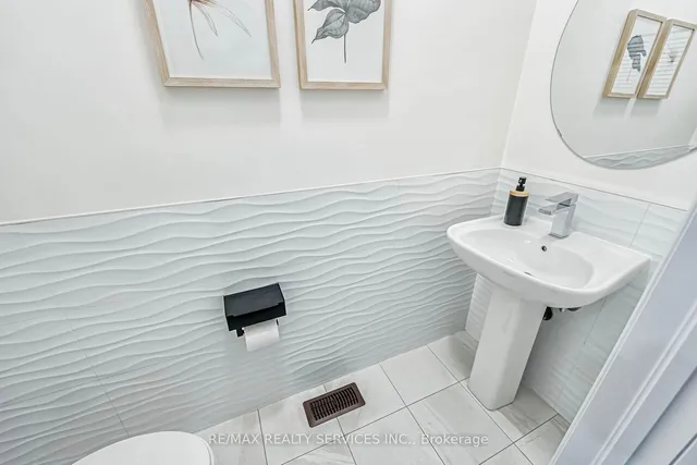 Additional image 16 of 5 Sinatra St