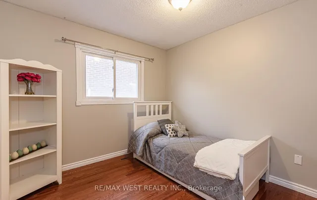 Additional image 18 of 44 Regentview Dr