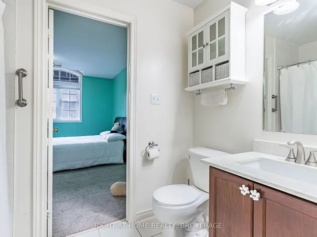 Additional image 31 of 1084 Holdsworth Cres